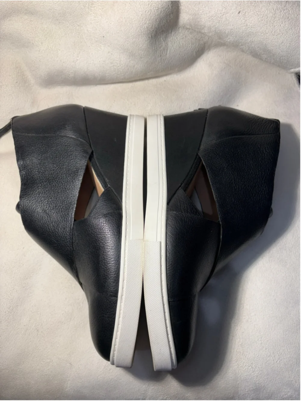 Women's L.Paolo Black Leather Wedge Sneakers